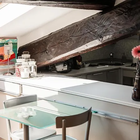 La Mansardina Di Giuly By Quokka 360 - Bright Attic In The Centre Of Apartment